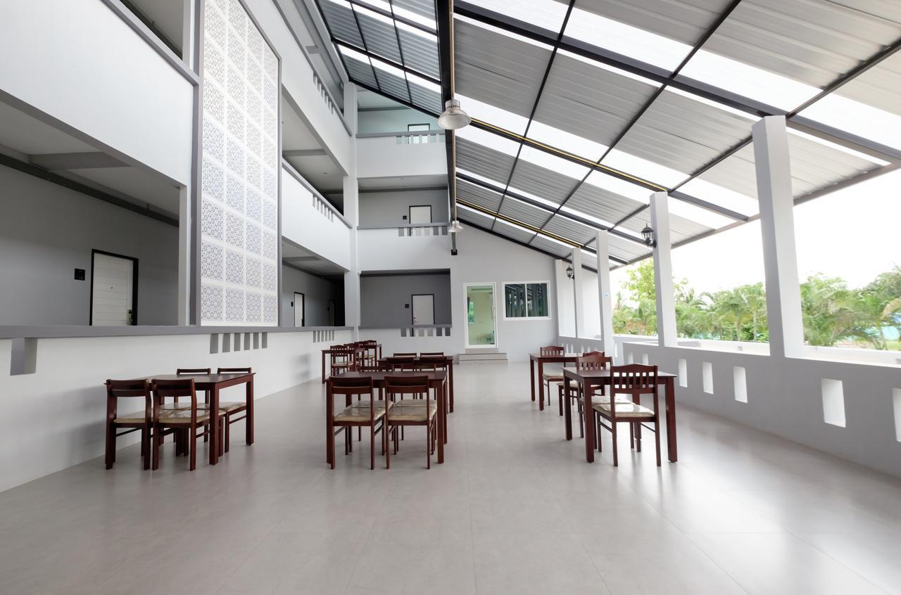 Wisdom Hotel Samut Songkhram Exteriör bild